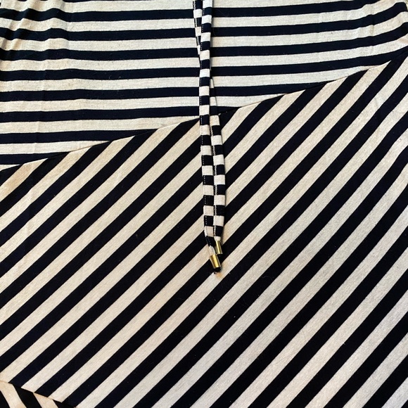 Geometric striped maxi skirt - Picture 2 of 9